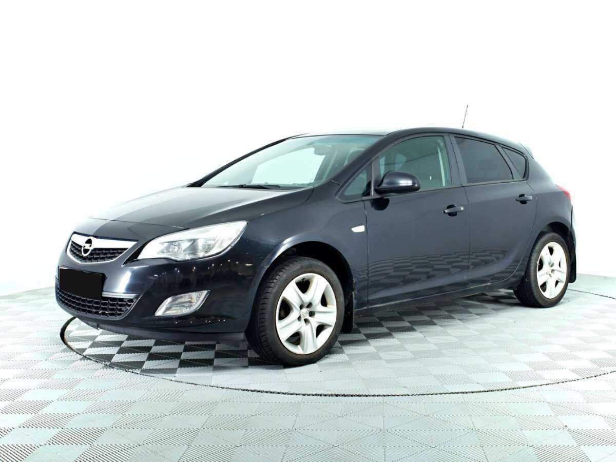 Opel Astra с пробегом — 2011 год. Фото: #0