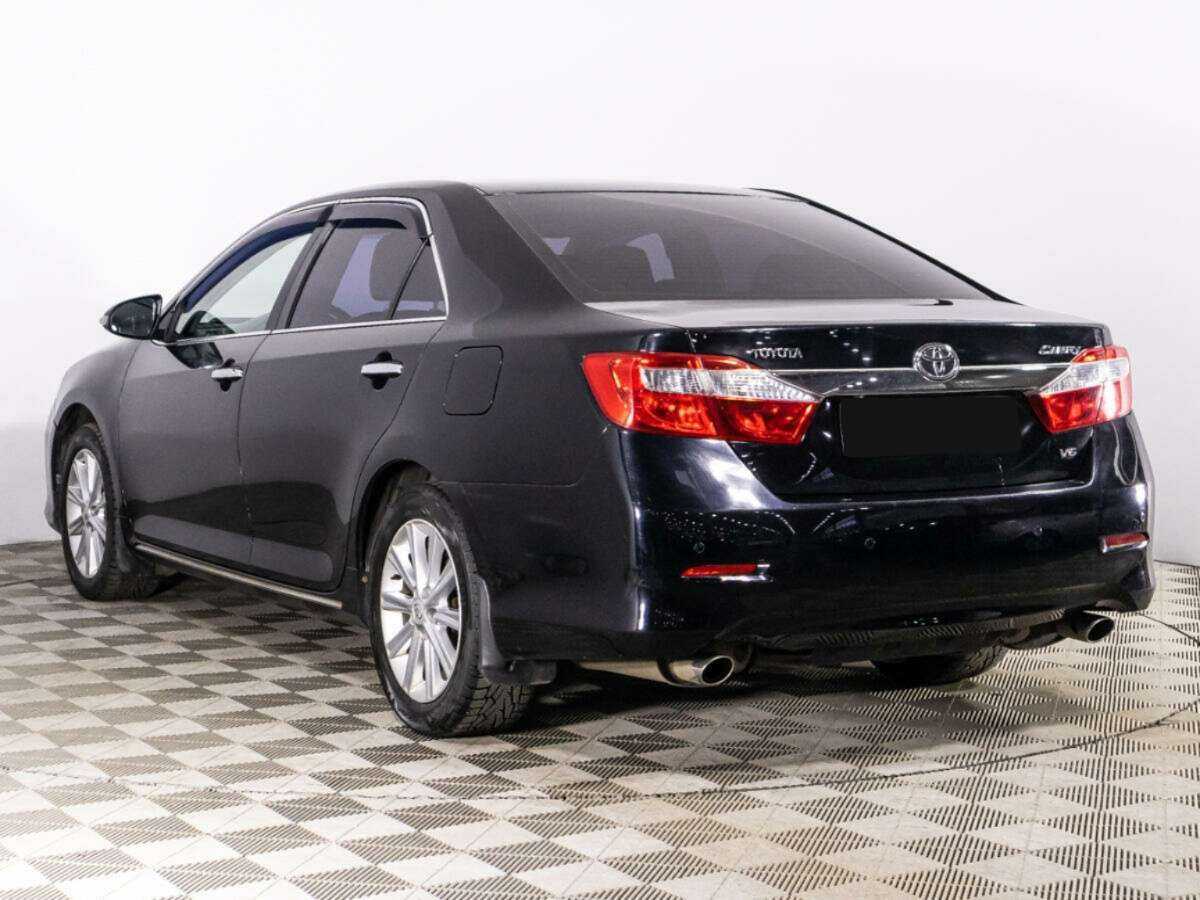 Toyota Camry с пробегом — 2013 год. Фото: #6