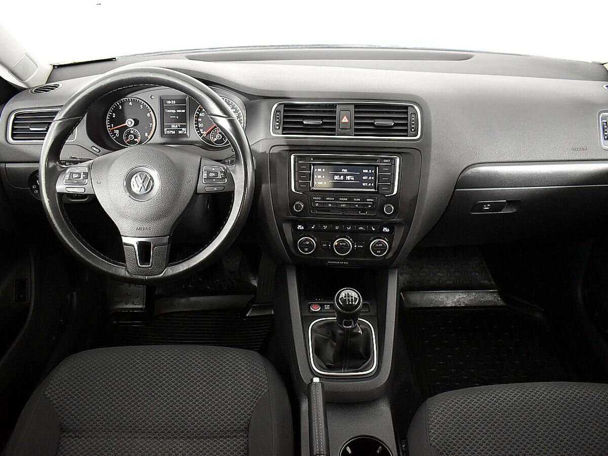 Volkswagen Jetta с пробегом — 2014 год. Фото: #8