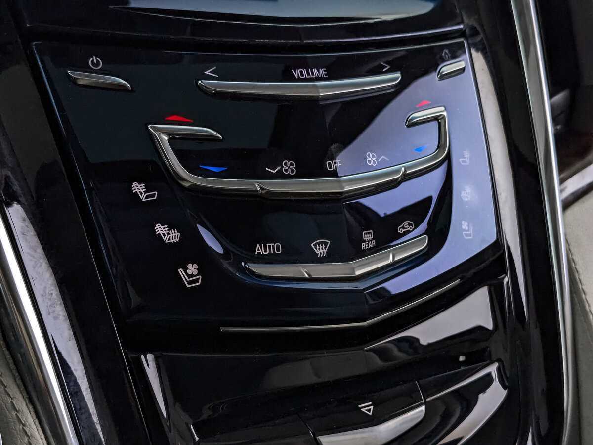 Cadillac Escalade с пробегом — 2015 год. Фото: #26