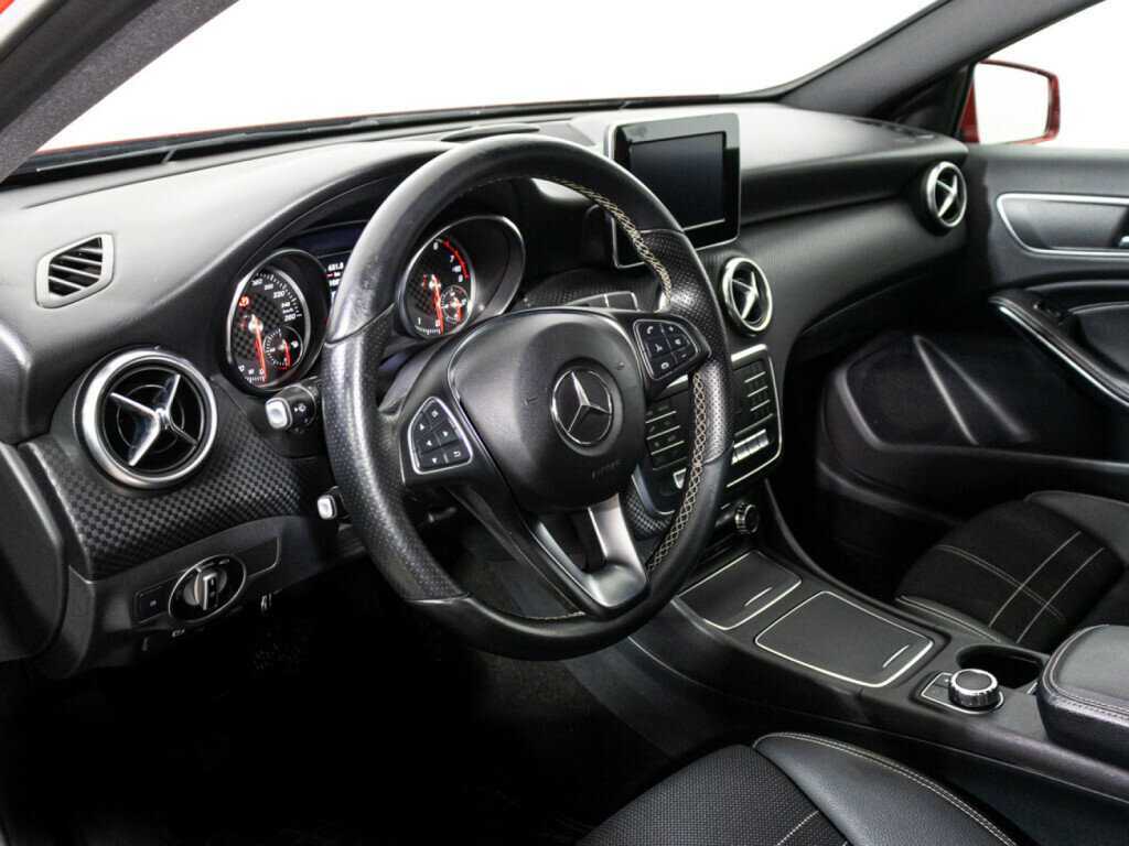 Mercedes-Benz A-Класс с пробегом — 2016 год. Фото: #10
