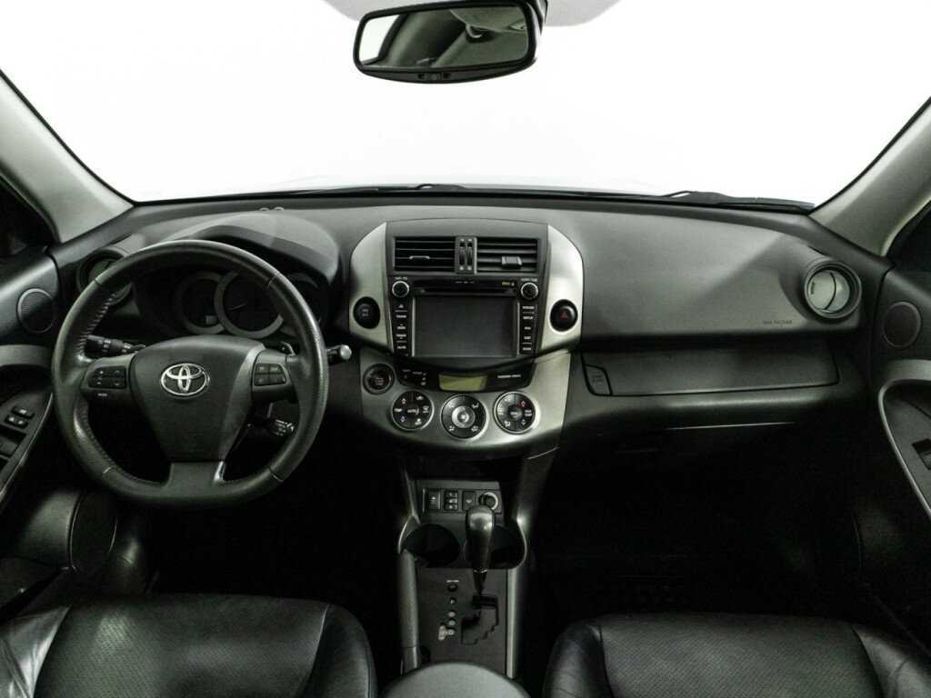 Toyota RAV4 с пробегом — 2012 год. Фото: #12