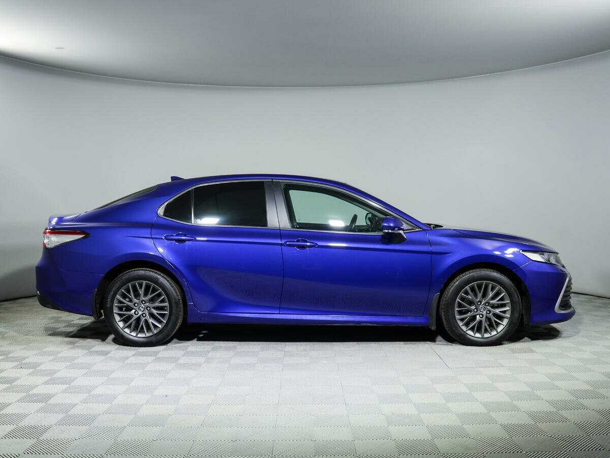 Toyota Camry с пробегом — 2021 год. Фото: #3