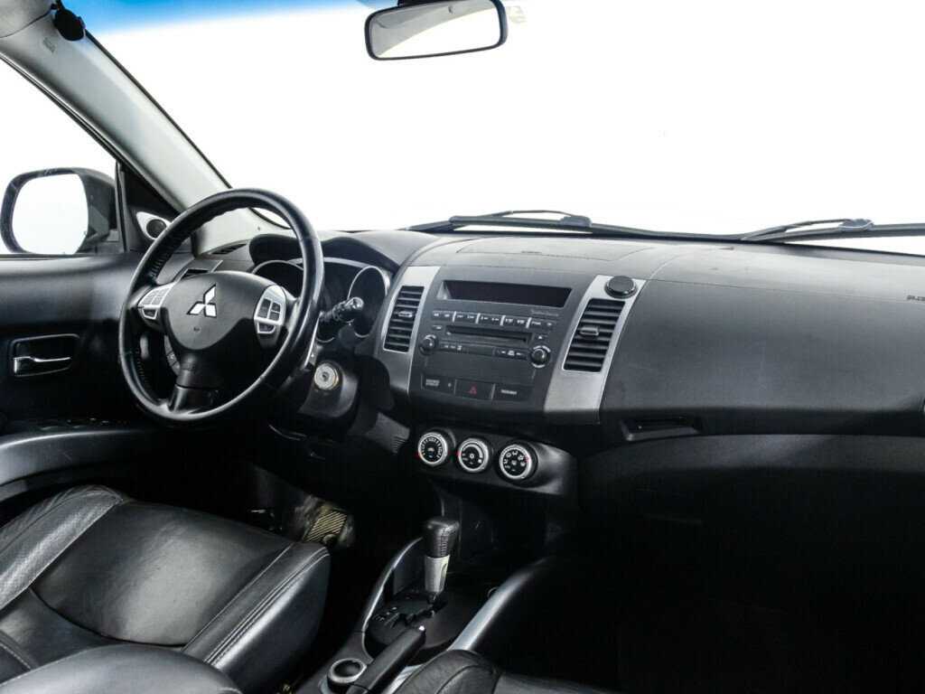 Mitsubishi Outlander с пробегом — 2008 год. Фото: #8