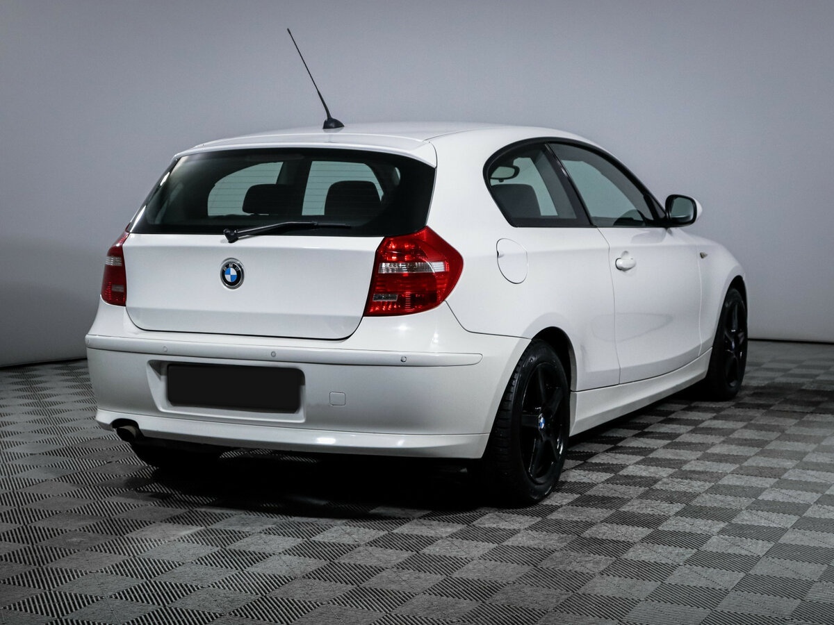 BMW 1 серии с пробегом — 2011 год. Фото: #3