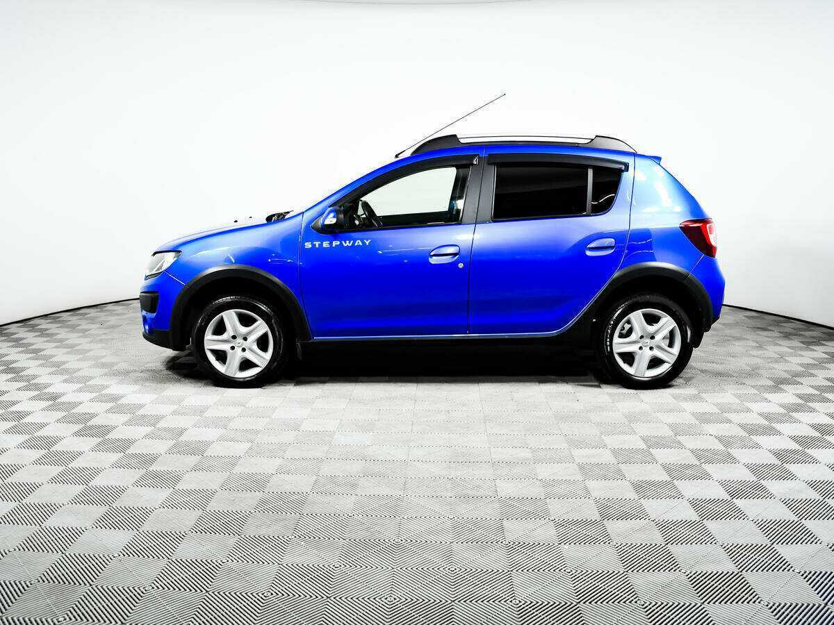 Renault Sandero с пробегом — 2016 год. Фото: #7