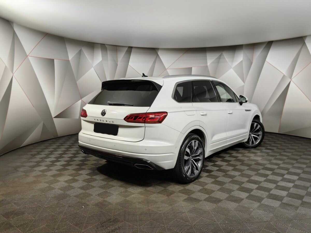 Volkswagen Touareg с пробегом — 2019 год. Фото: #1