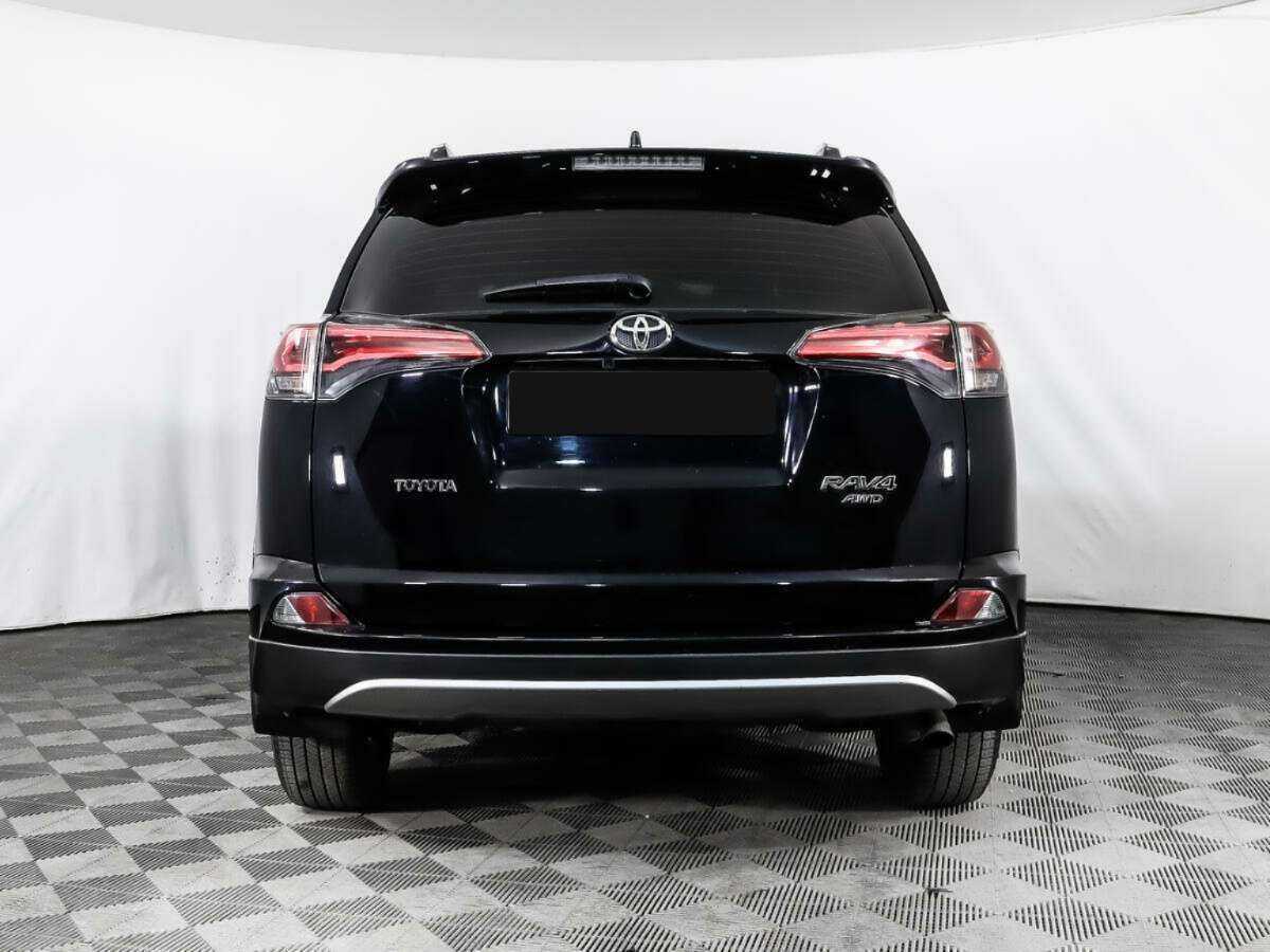Toyota RAV4 с пробегом — 2016 год. Фото: #4