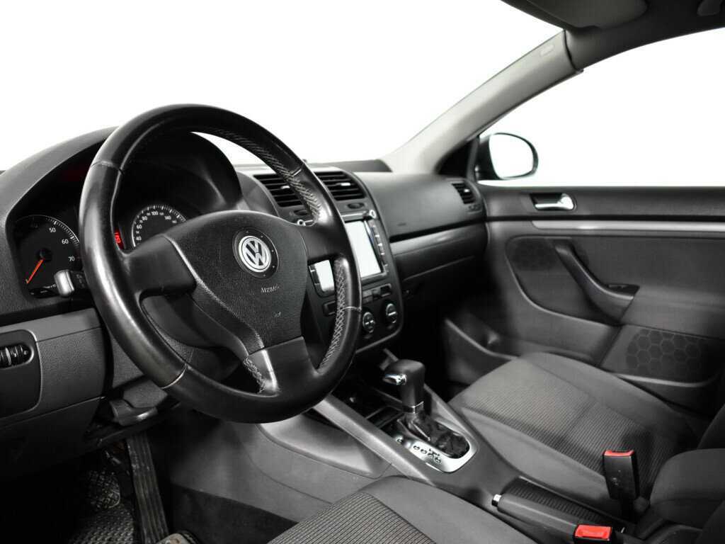 Volkswagen Jetta с пробегом — 2009 год. Фото: #12