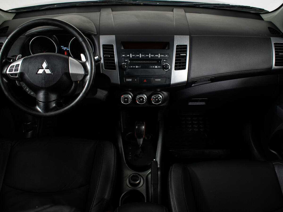 Mitsubishi Outlander с пробегом — 2010 год. Фото: #9