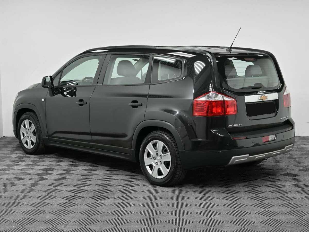 Chevrolet Orlando с пробегом — 2012 год. Фото: #3