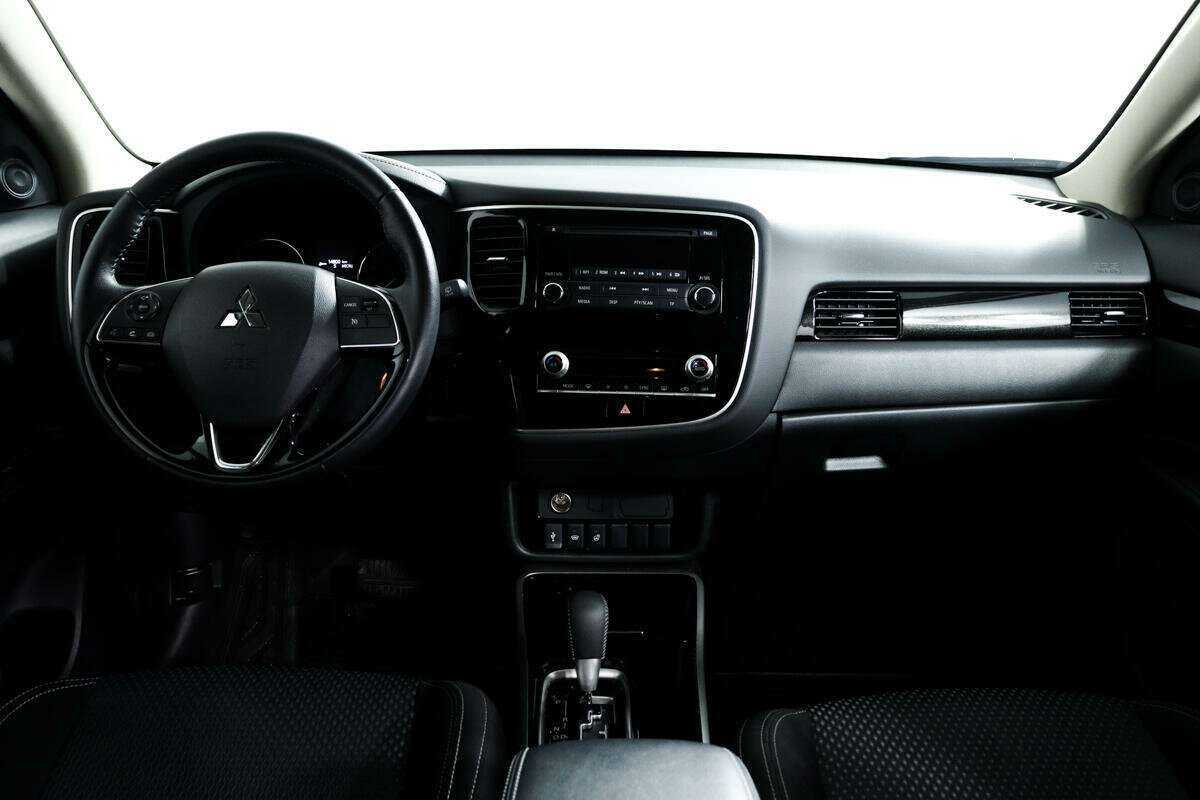 Mitsubishi Outlander с пробегом — 2020 год. Фото: #10