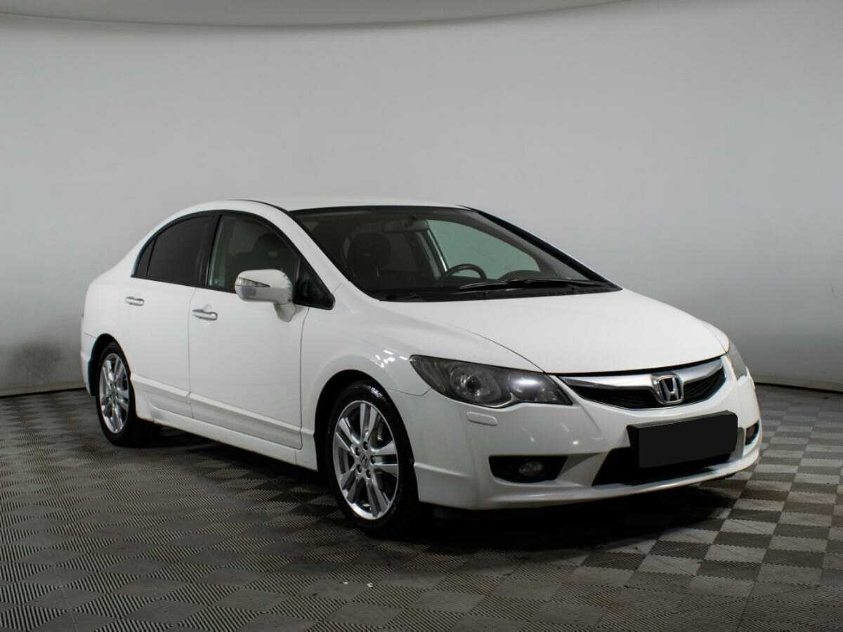Honda Civic с пробегом — 2011 год. Фото: #2
