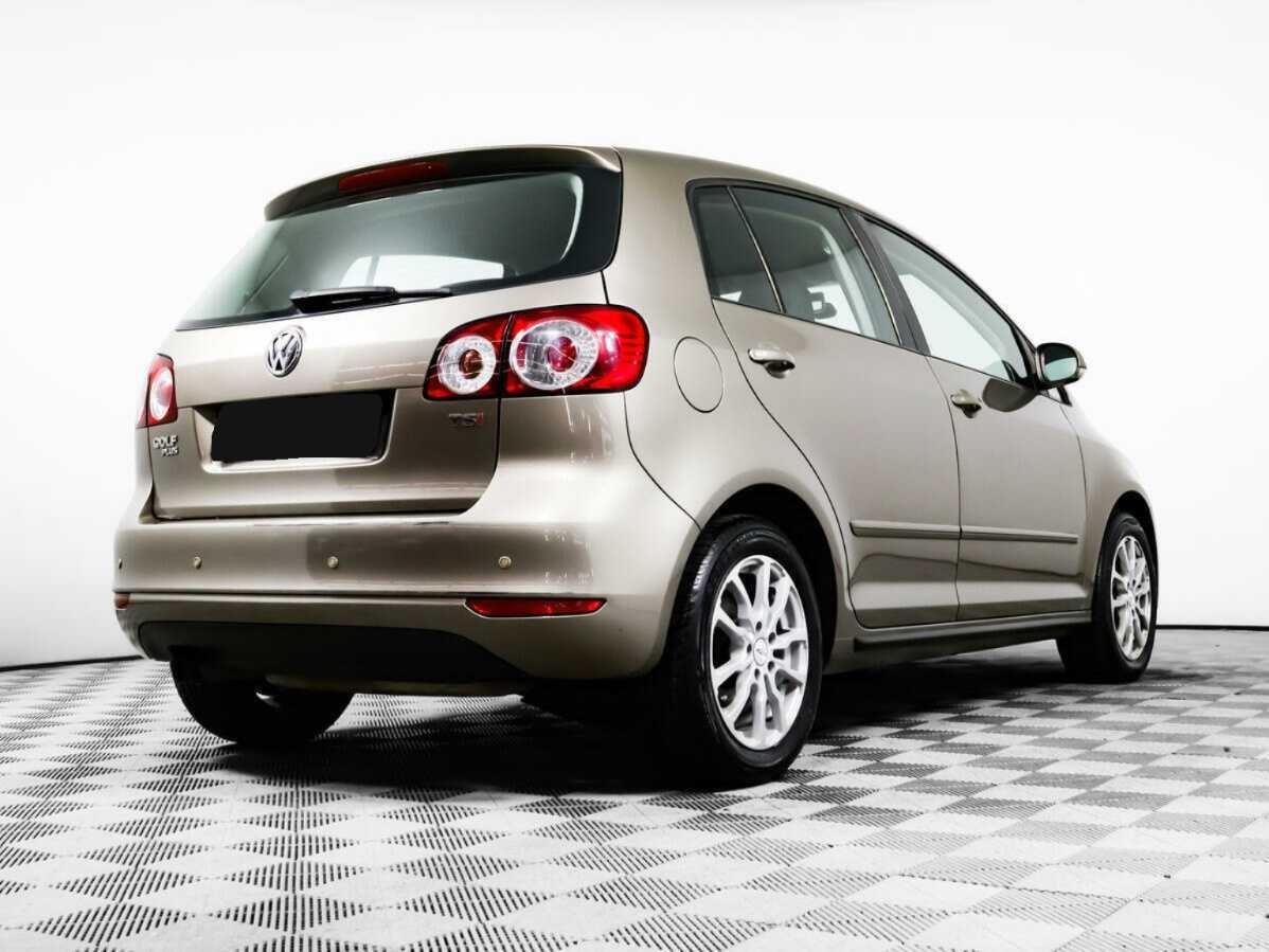 Volkswagen Golf Plus с пробегом — 2010 год. Фото: #4