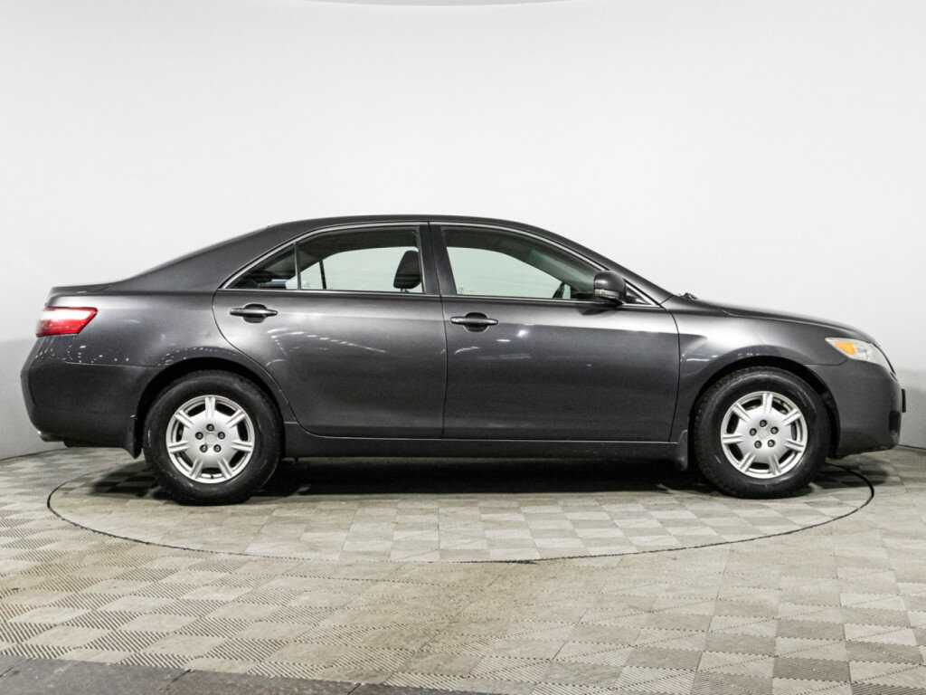 Toyota Camry с пробегом — 2010 год. Фото: #3