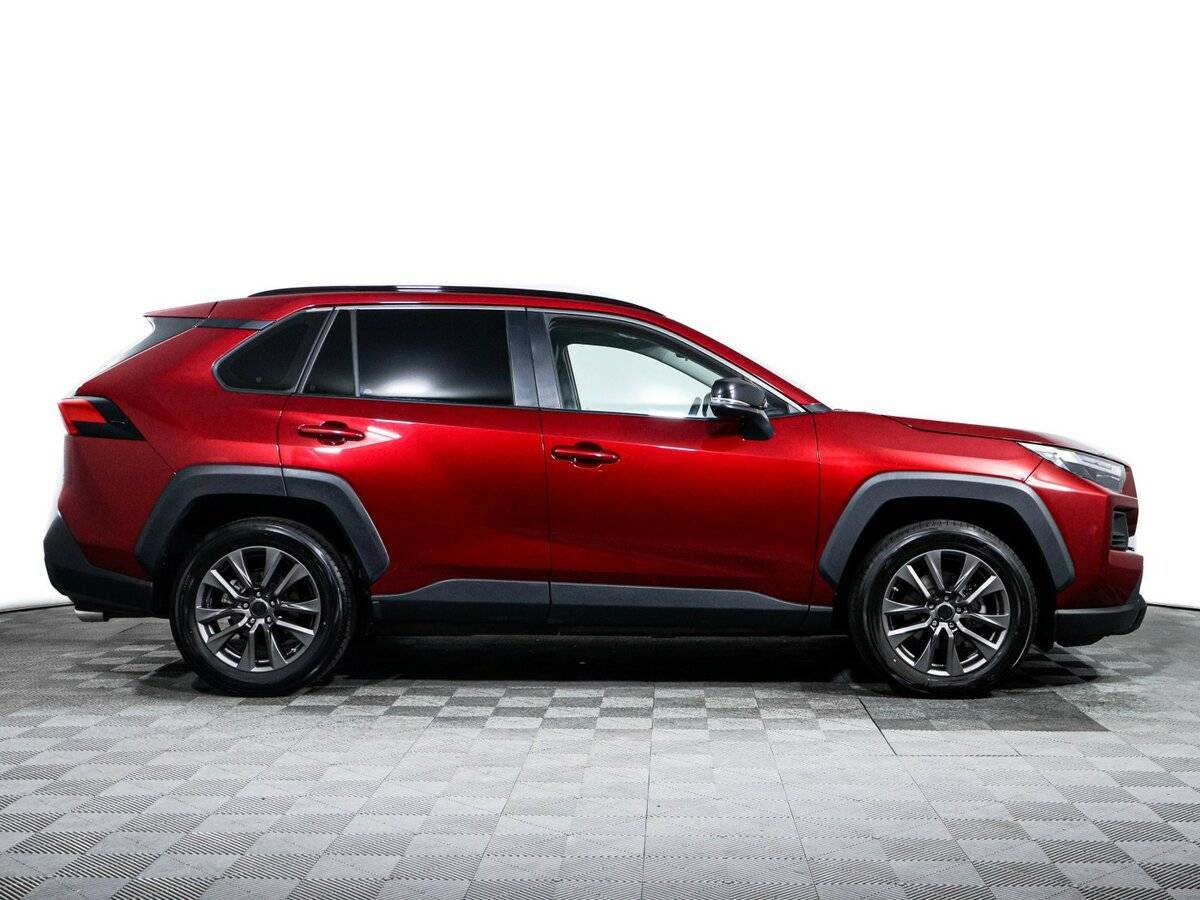 Toyota RAV4 с пробегом — 2024 год. Фото: #3