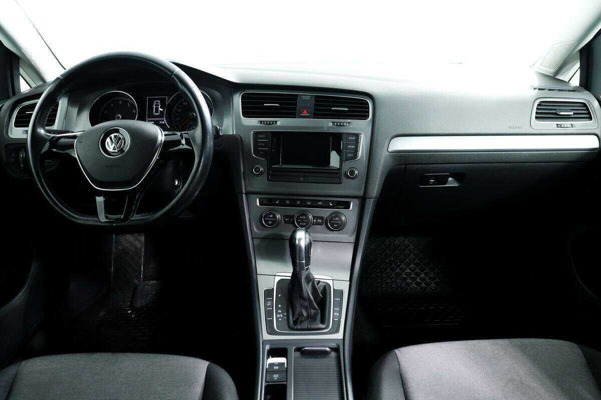 Volkswagen Golf с пробегом — 2013 год. Фото: #10