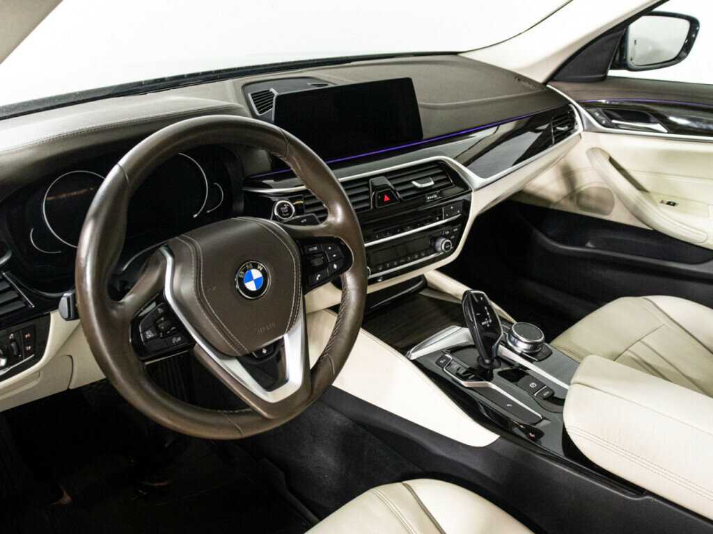 BMW 5 серии с пробегом — 2016 год. Фото: #10