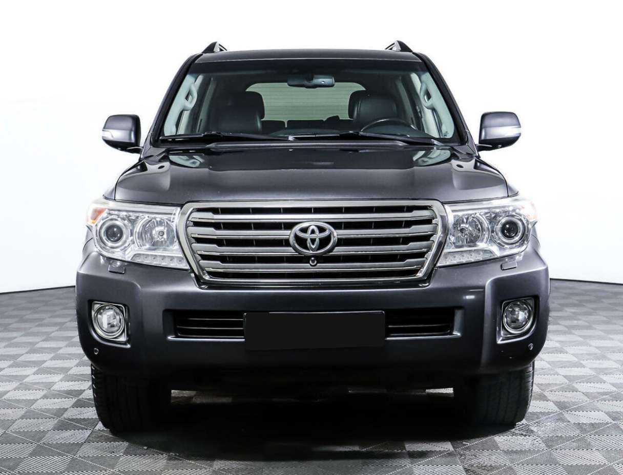 Toyota Land Cruiser с пробегом — 2012 год. Фото: #1