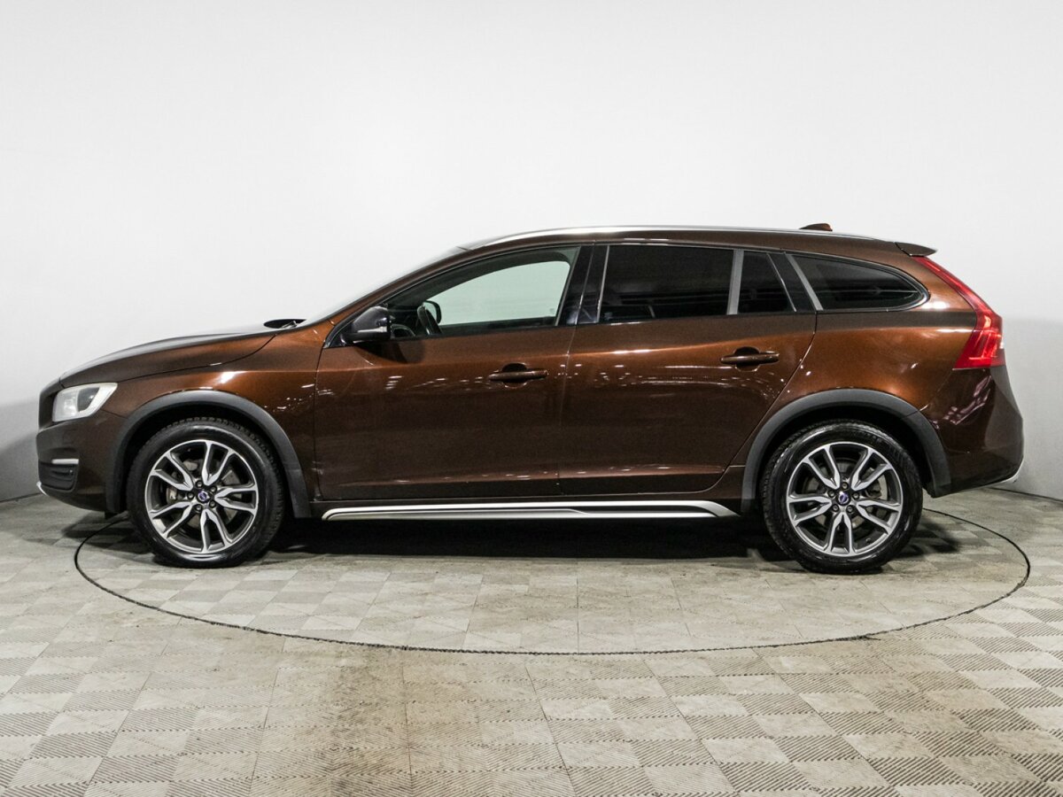 Volvo V60 Cross Country с пробегом — 2016 год. Фото: #7