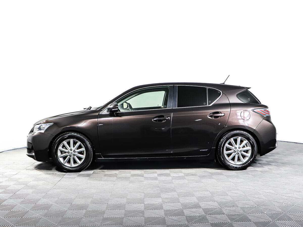 Lexus CT с пробегом — 2011 год. Фото: #6