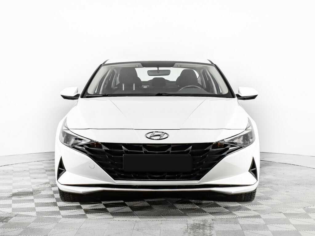 Hyundai Elantra с пробегом — 2021 год. Фото: #1