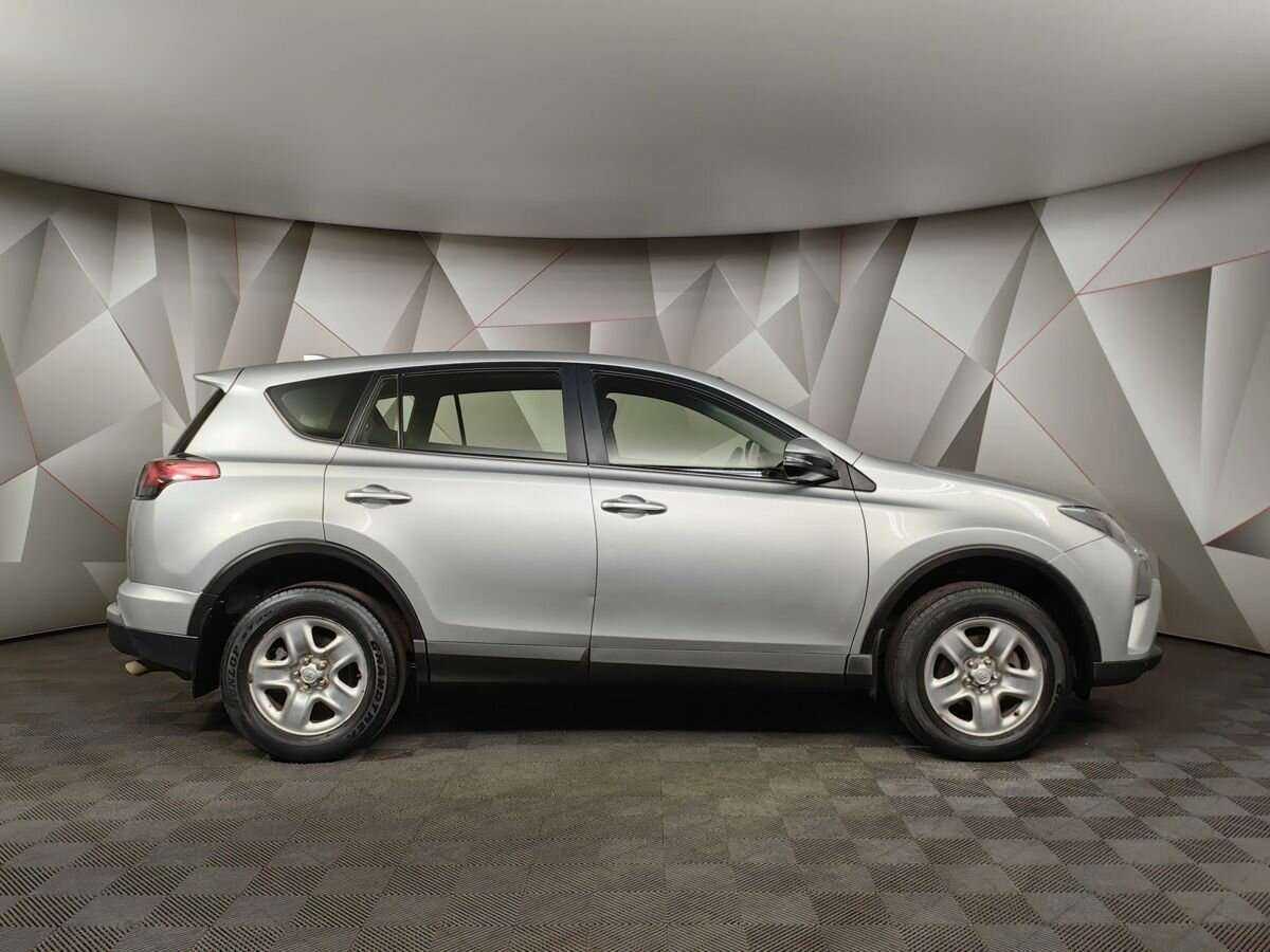 Toyota RAV4 с пробегом — 2016 год. Фото: #4