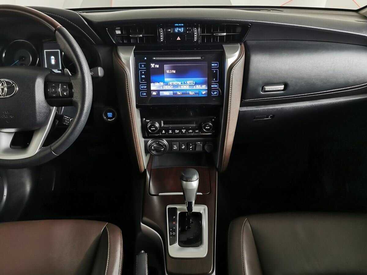 Toyota Fortuner с пробегом — 2019 год. Фото: #10