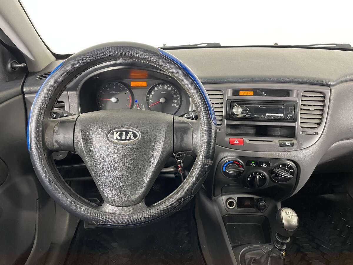 Kia Rio с пробегом — 2007 год. Фото: #9
