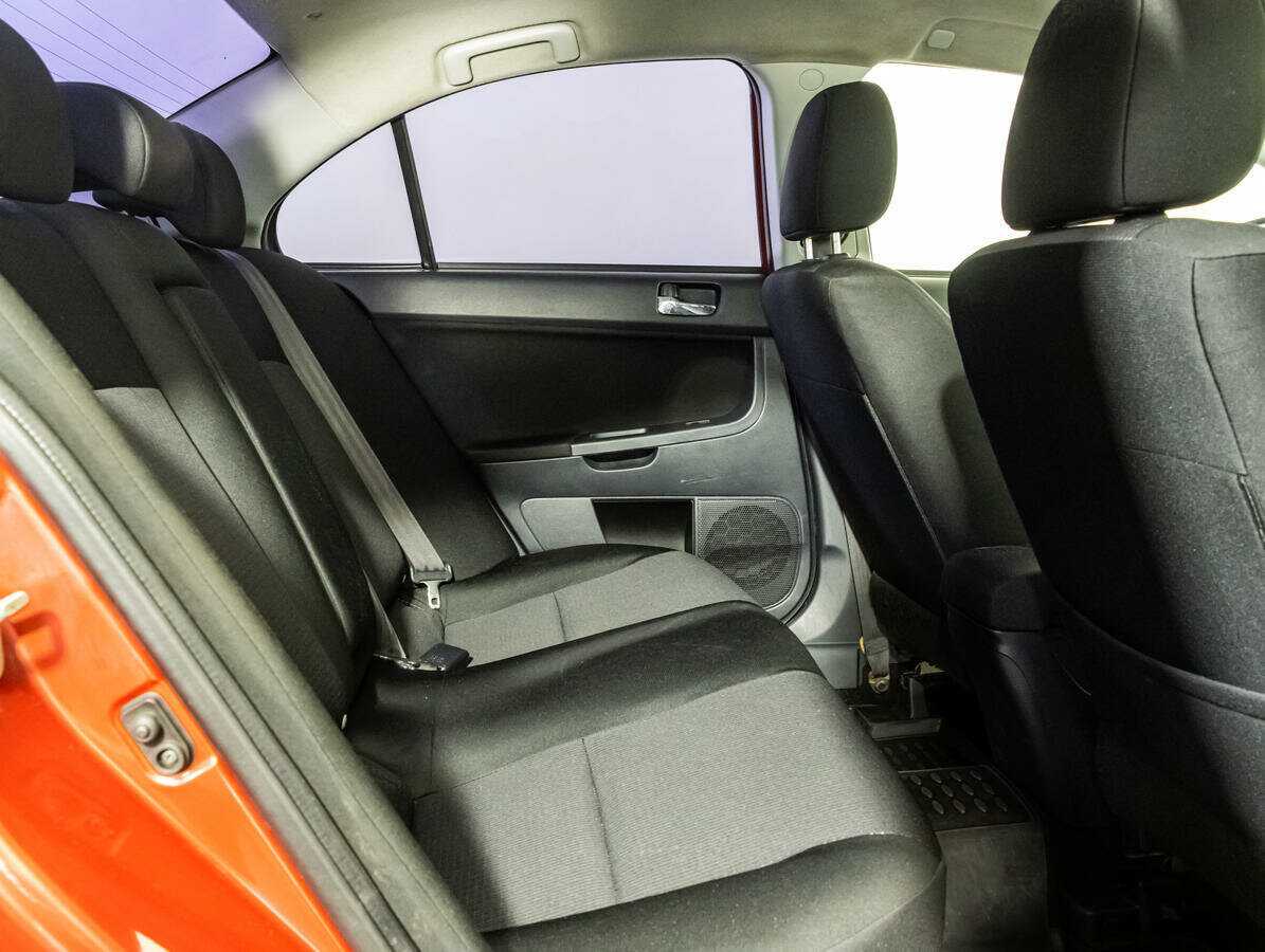 Mitsubishi Lancer с пробегом — 2011 год. Фото: #13