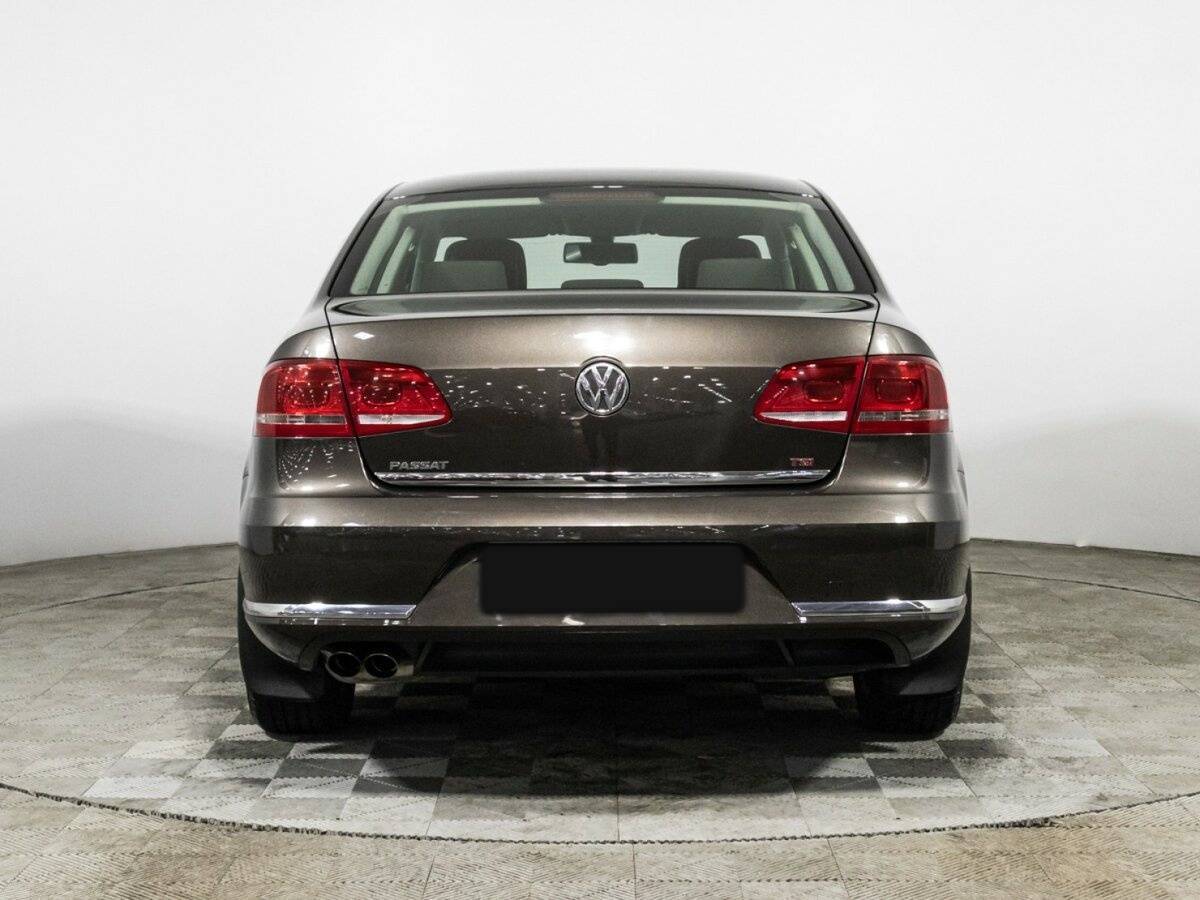 Volkswagen Passat с пробегом — 2011 год. Фото: #5