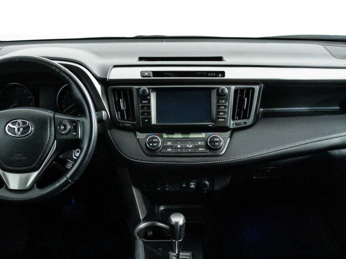 Toyota RAV4 с пробегом — 2017 год. Фото: #12