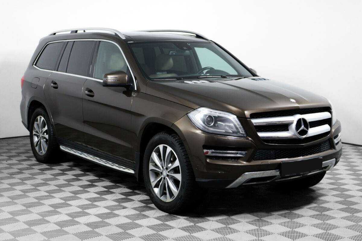 Mercedes-Benz GL-Класс с пробегом — 2015 год. Фото: #2