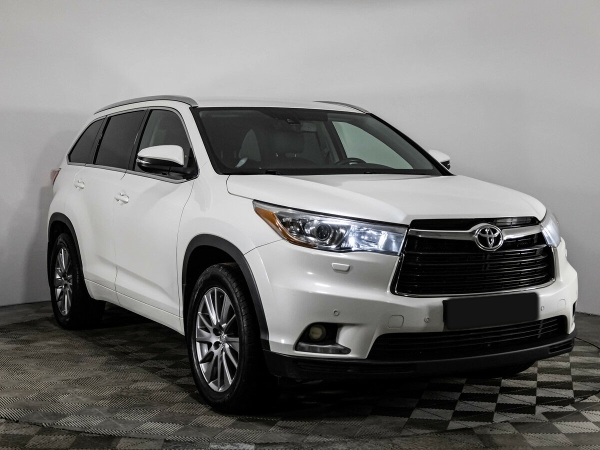 Toyota Highlander с пробегом — 2015 год. Фото: #2