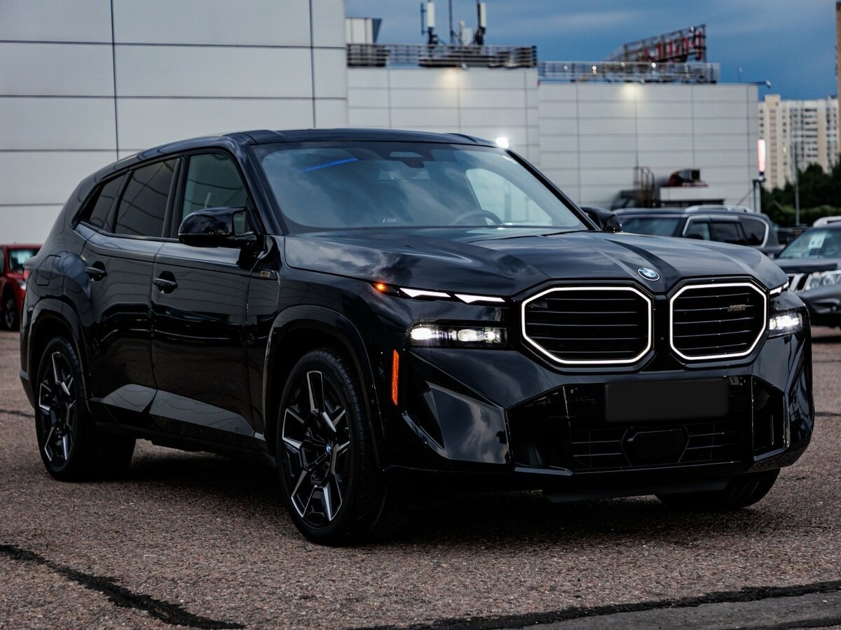 BMW XM с пробегом — 2023 год. Фото: #2