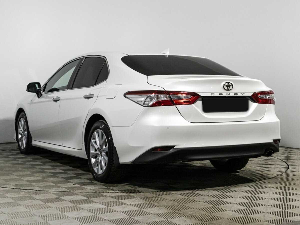 Toyota Camry с пробегом — 2019 год. Фото: #6
