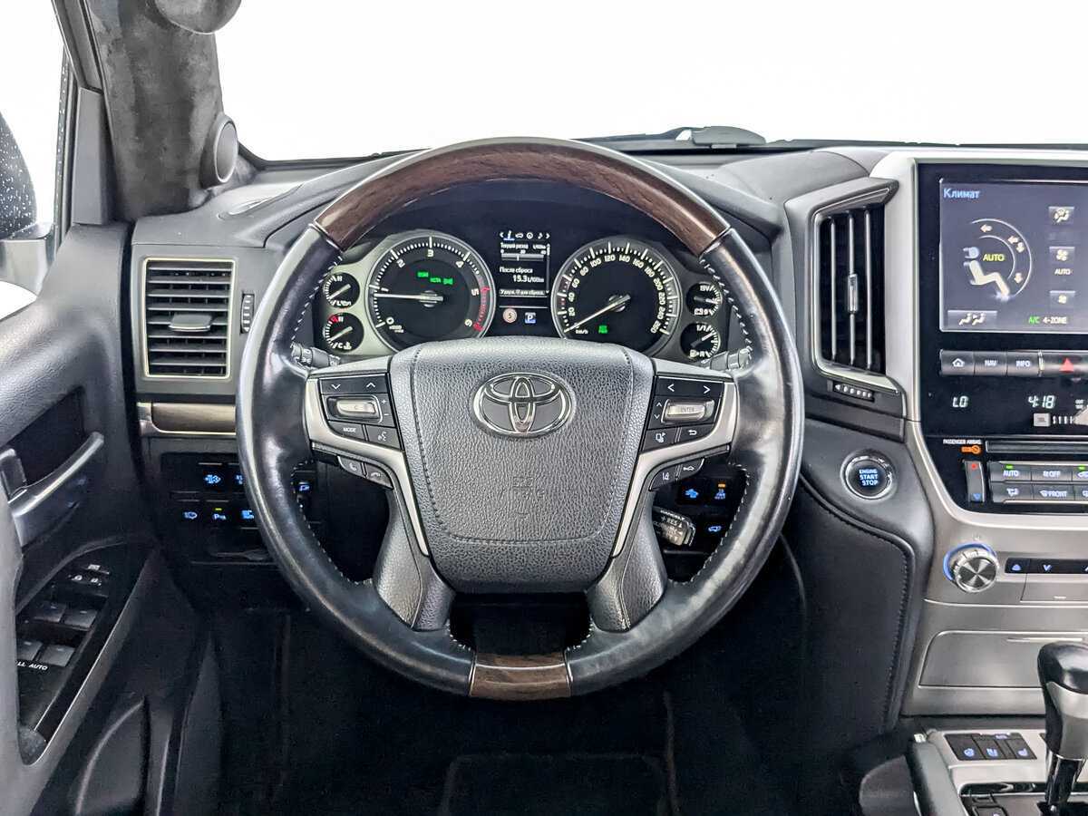Toyota Land Cruiser с пробегом — 2016 год. Фото: #16
