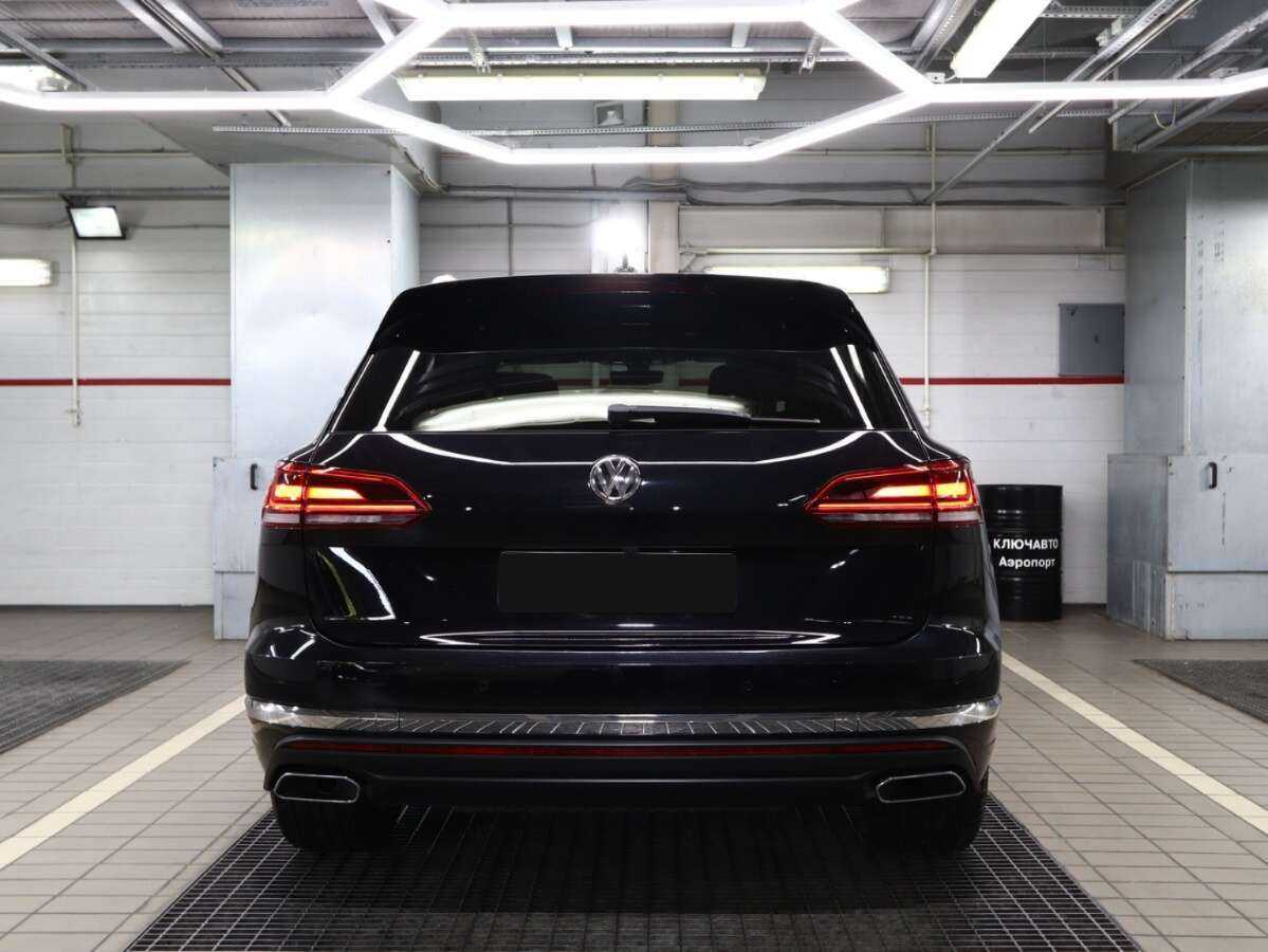 Volkswagen Touareg с пробегом — 2018 год. Фото: #3