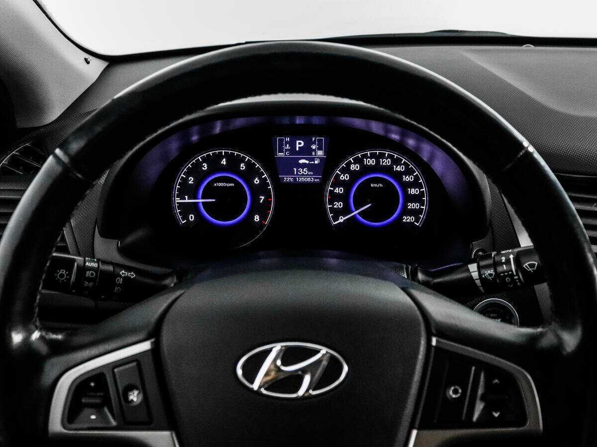 Hyundai Solaris с пробегом — 2015 год. Фото: #16