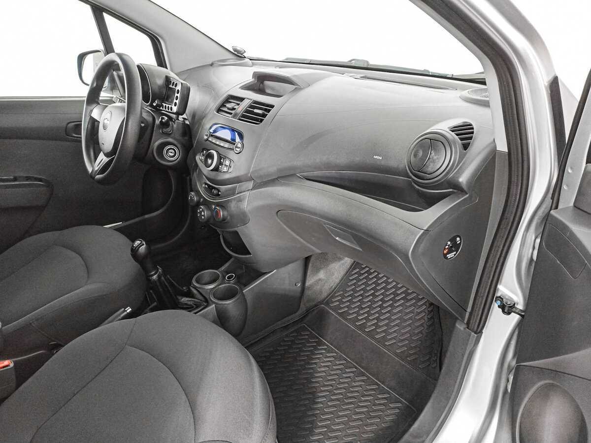 Chevrolet Spark с пробегом — 2011 год. Фото: #8