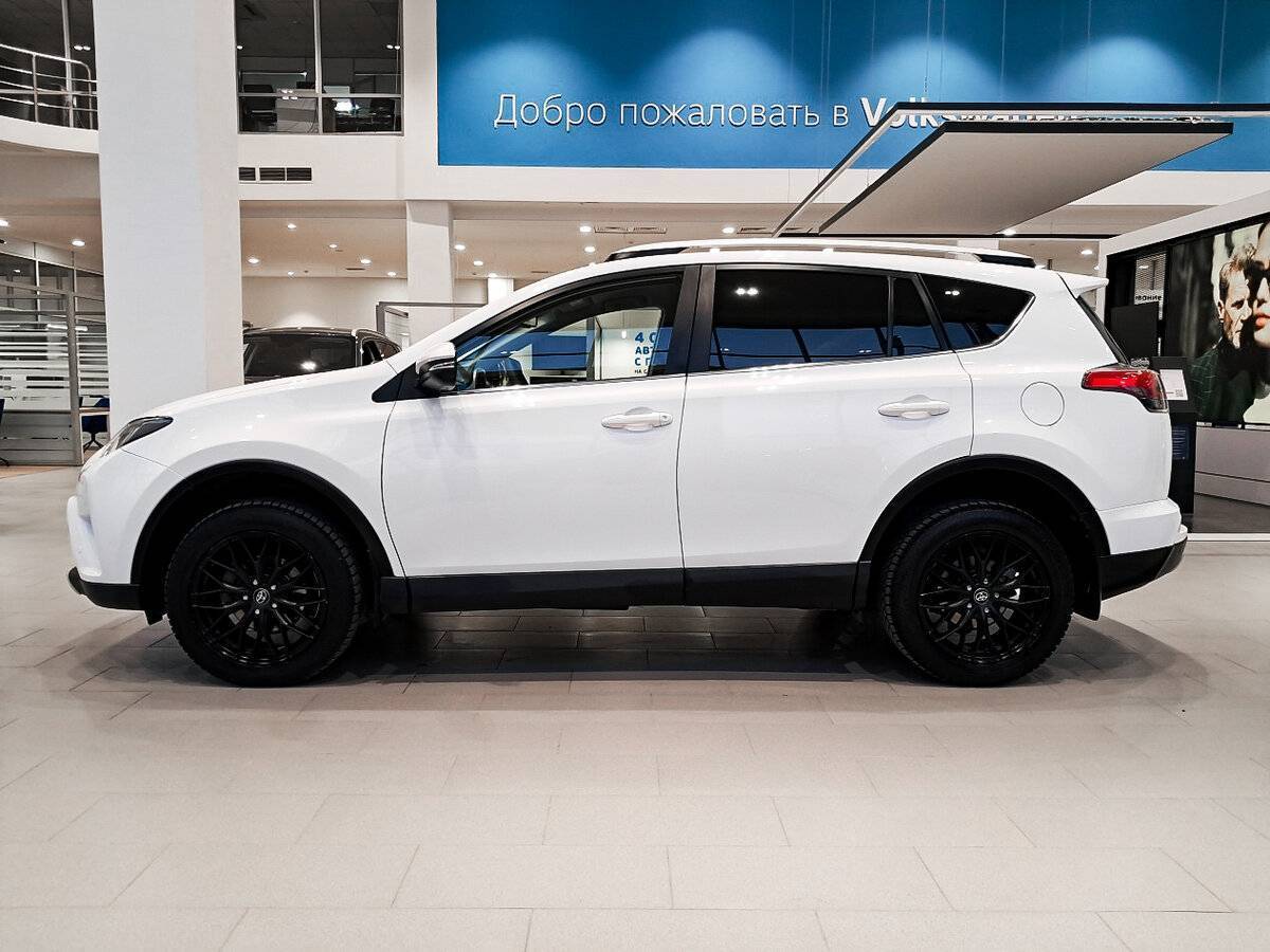 Toyota RAV4 с пробегом — 2016 год. Фото: #7