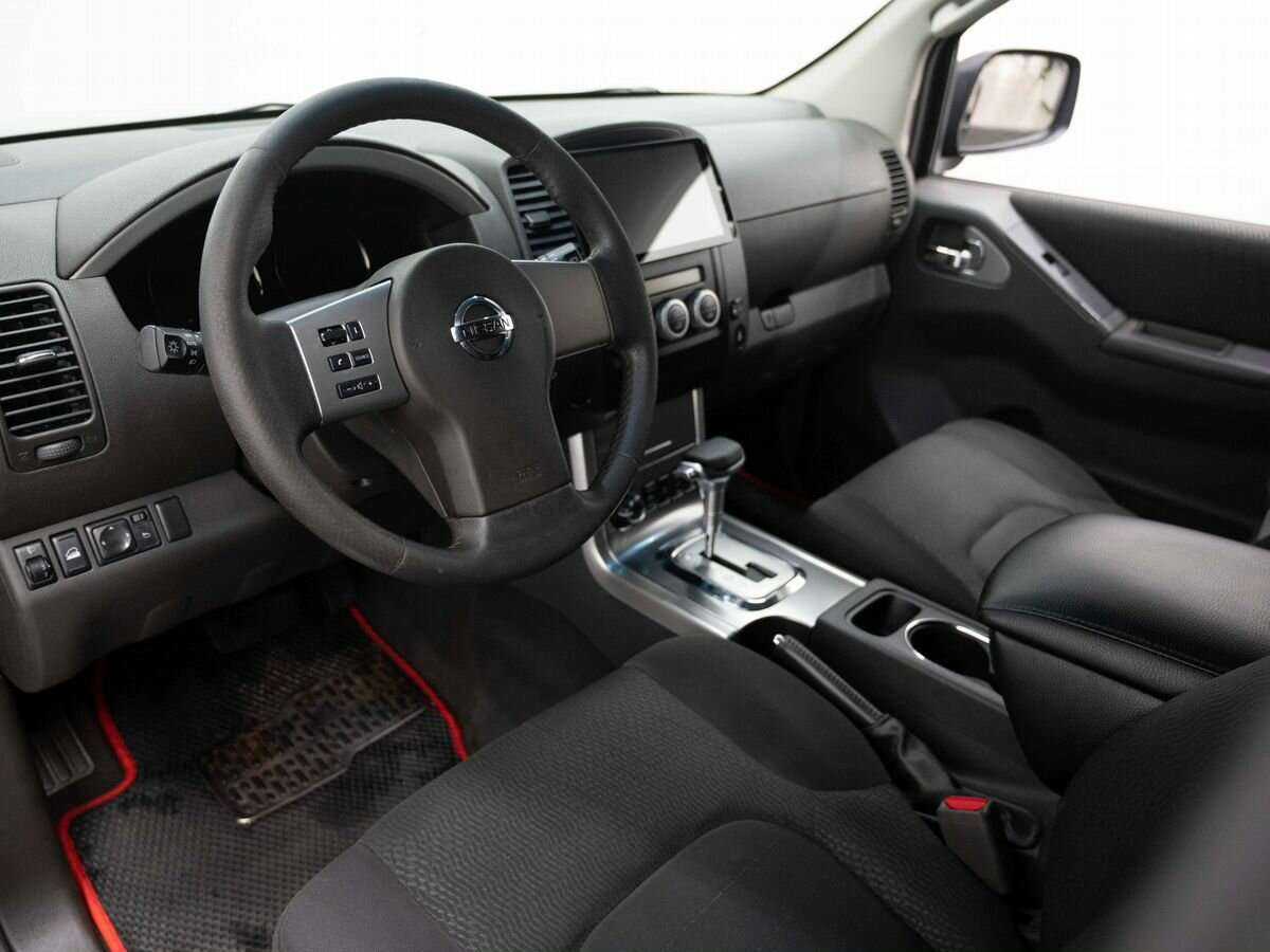 Nissan Pathfinder с пробегом — 2011 год. Фото: #5