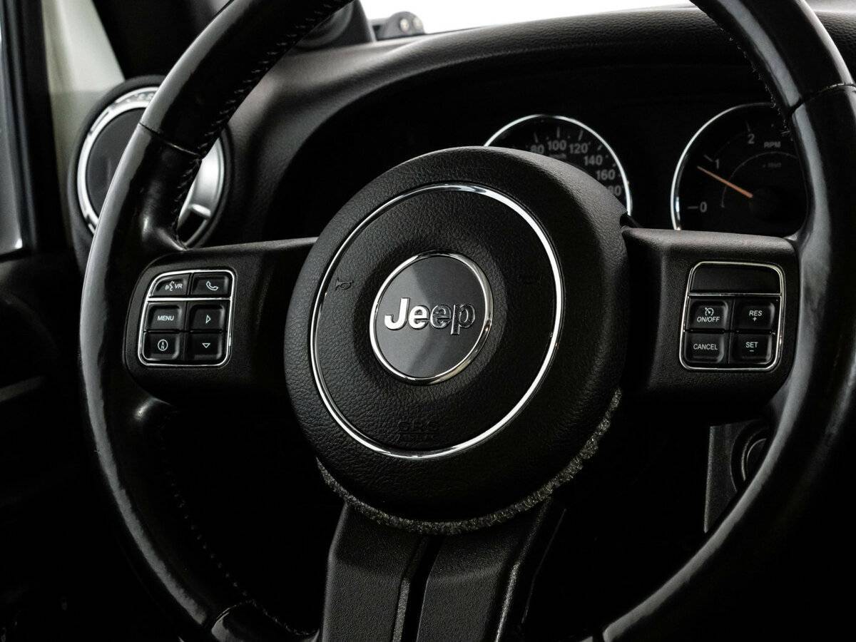 Jeep Wrangler с пробегом — 2011 год. Фото: #14