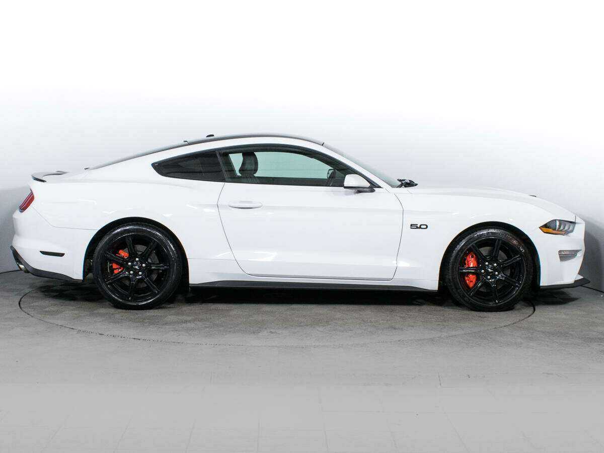 Ford Mustang с пробегом — 2019 год. Фото: #3