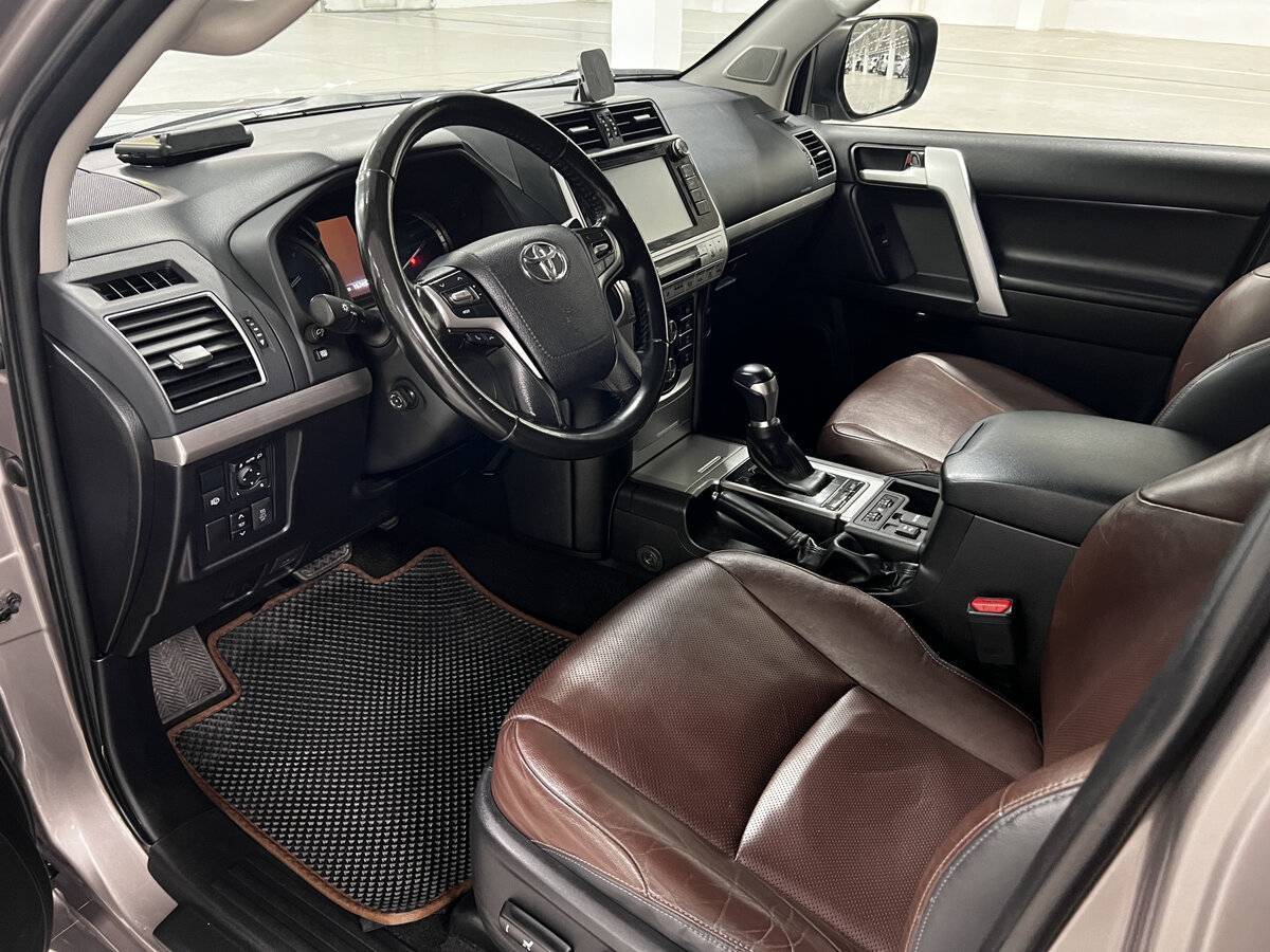 Toyota Land Cruiser Prado с пробегом — 2017 год. Фото: #15