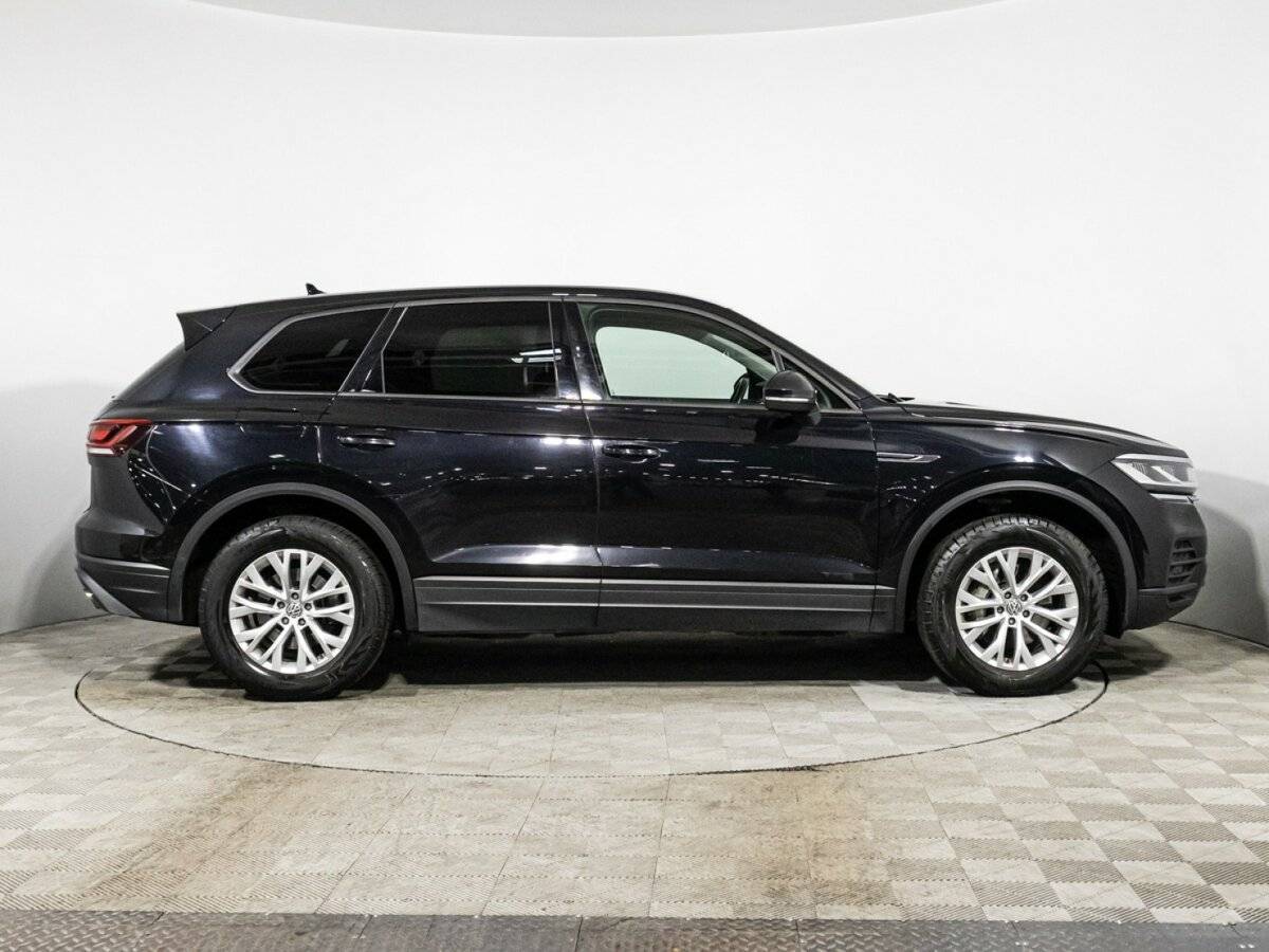 Volkswagen Touareg с пробегом — 2018 год. Фото: #3