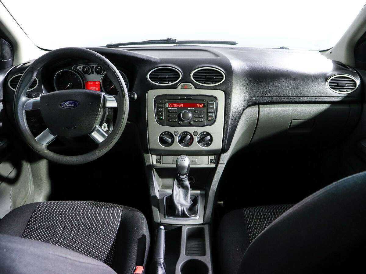 Ford Focus с пробегом — 2010 год. Фото: #9