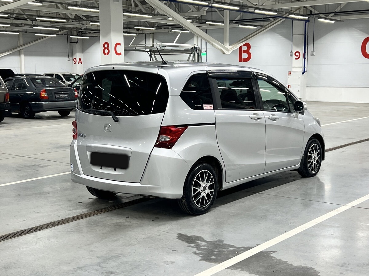 Honda Freed с пробегом — 2011 год. Фото: #4