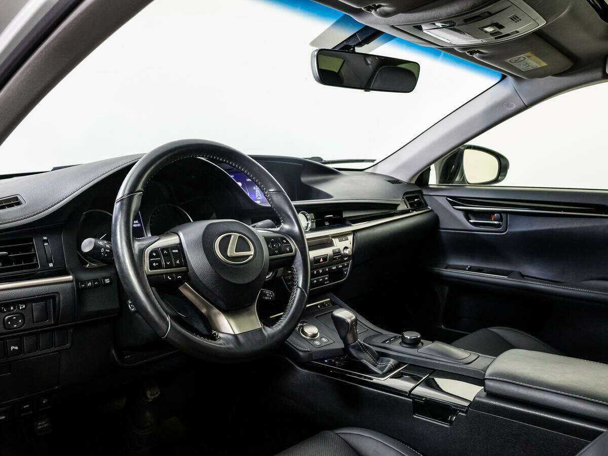 Lexus ES с пробегом — 2018 год. Фото: #10