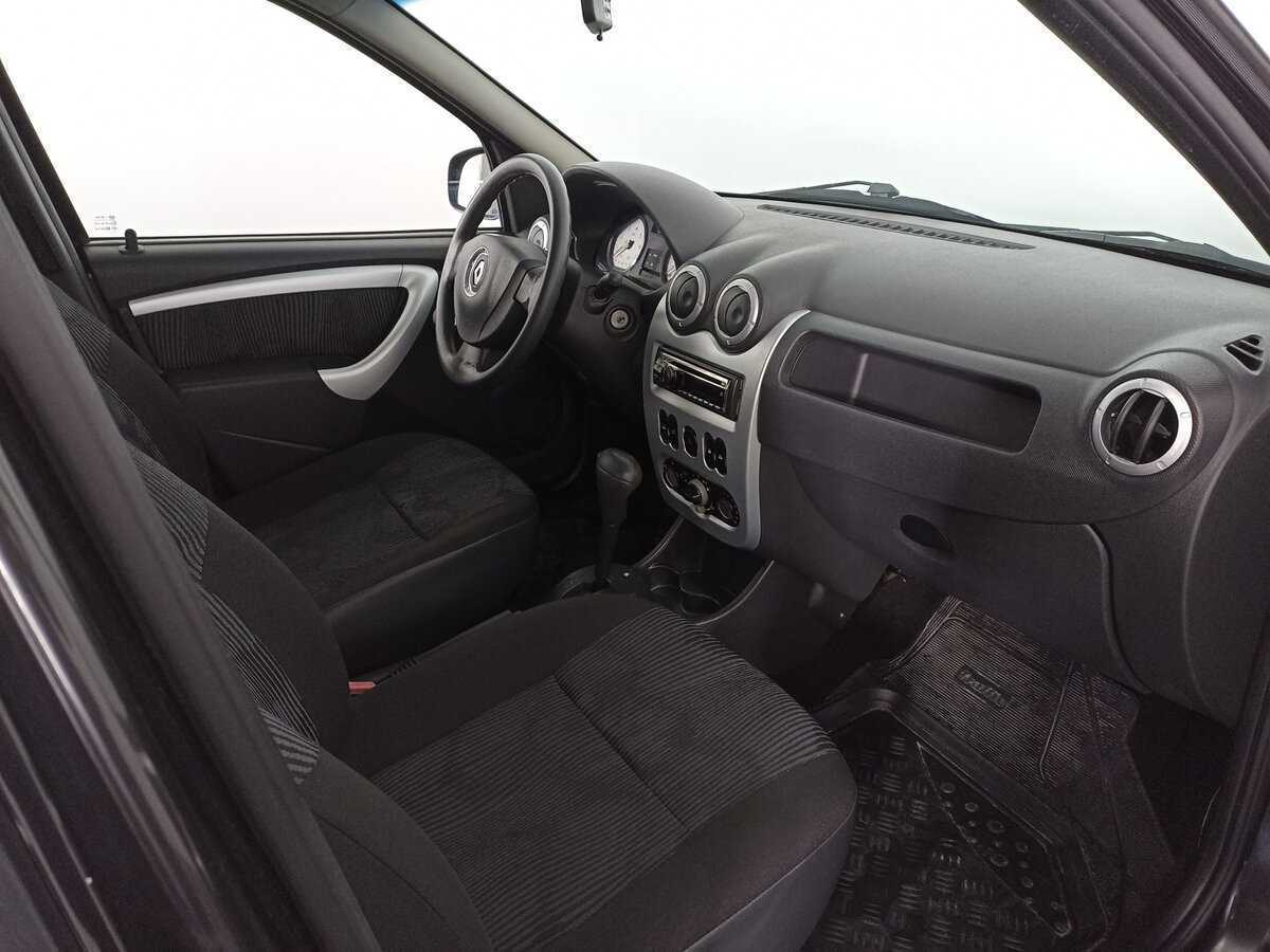 Renault Logan с пробегом — 2011 год. Фото: #10